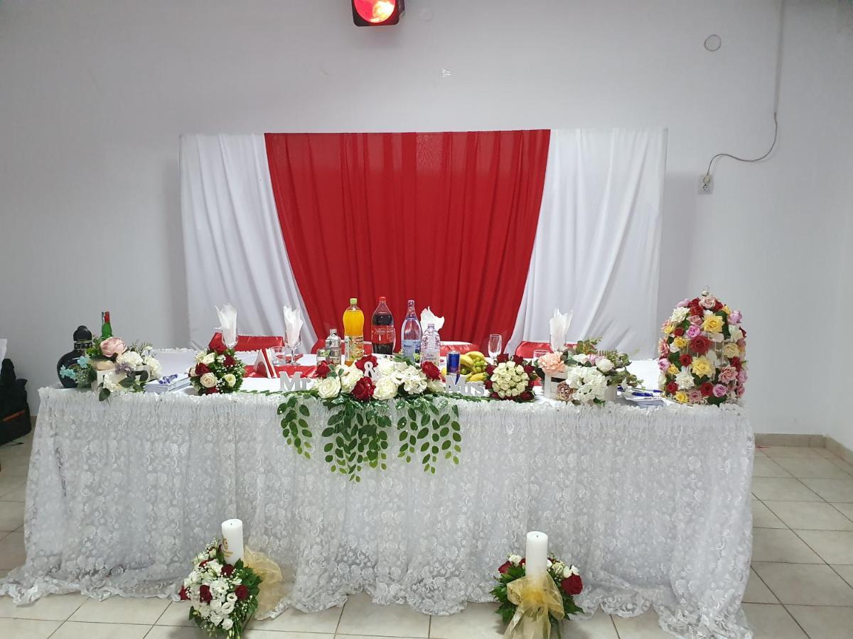 Pensiunea Anais Tetoiu Ngoại thất bức ảnh